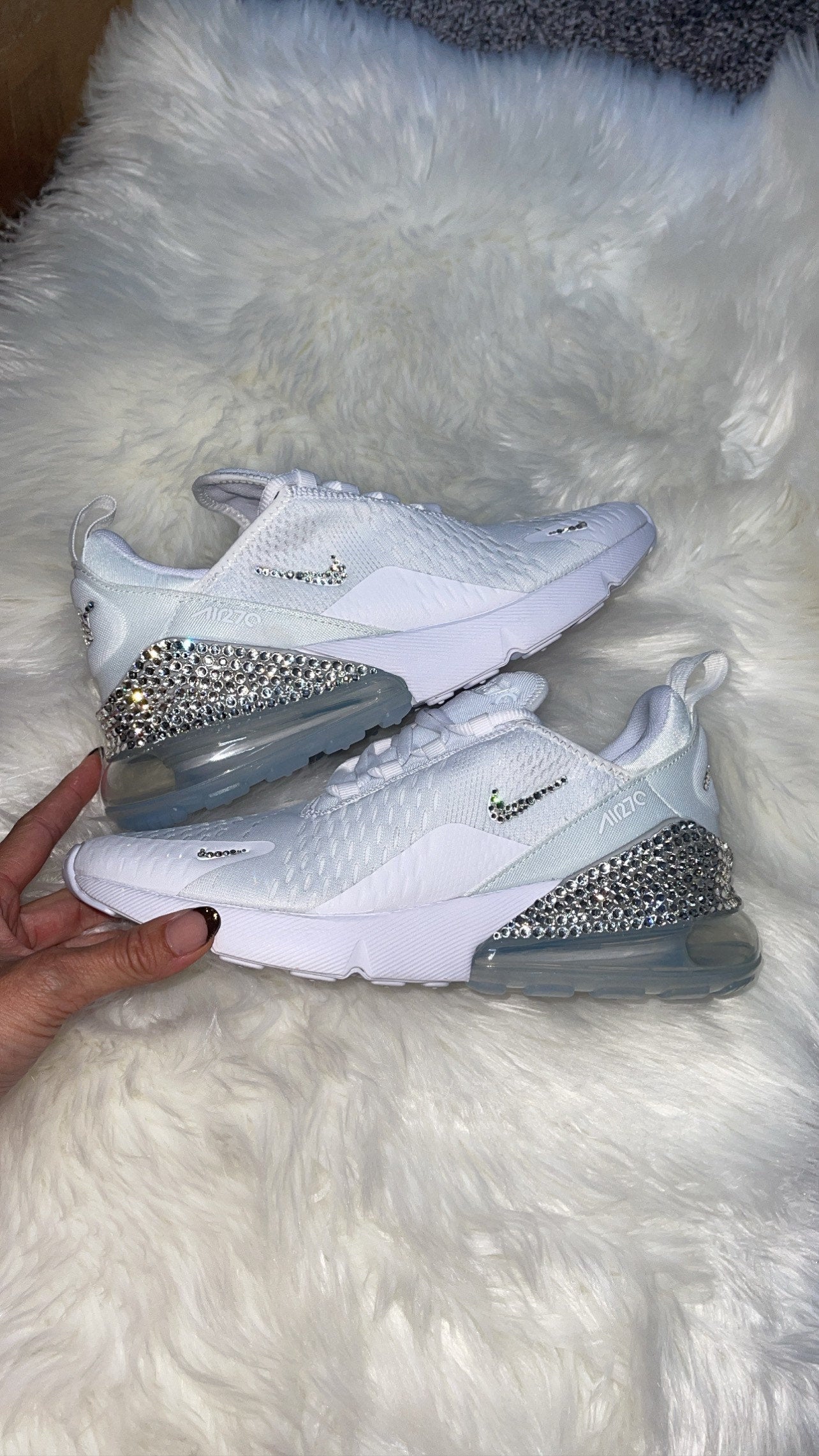 Women’s white Nike Air max 270