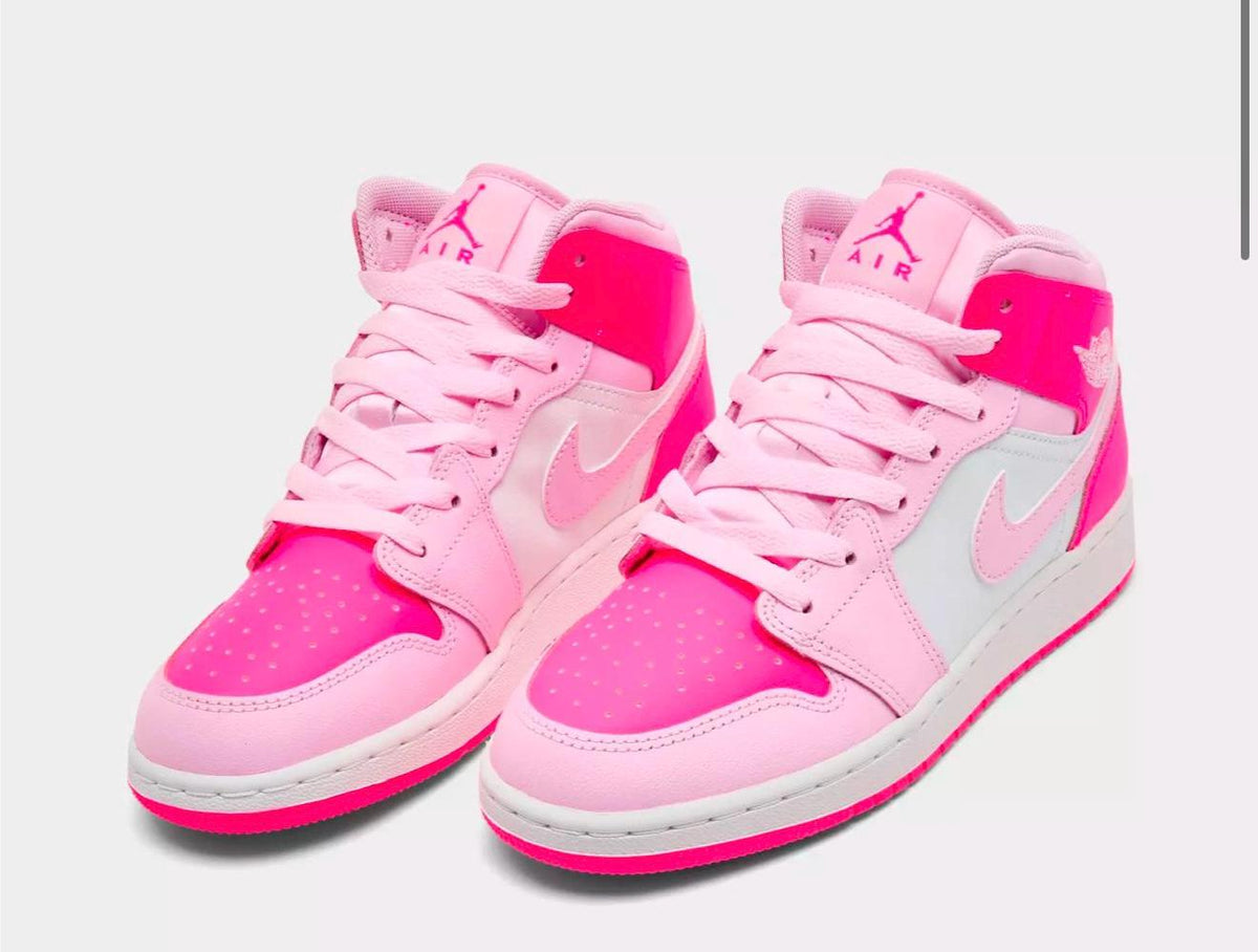Rare! Women’s triple pink bling jordans