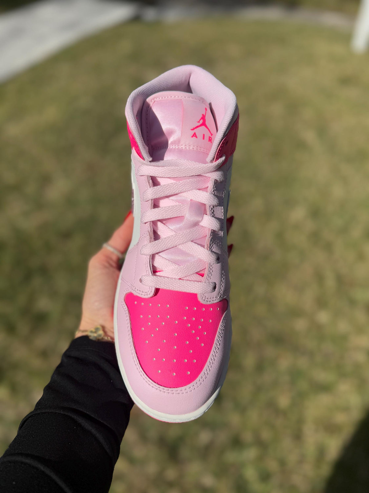 Rare! Women’s triple pink bling jordans