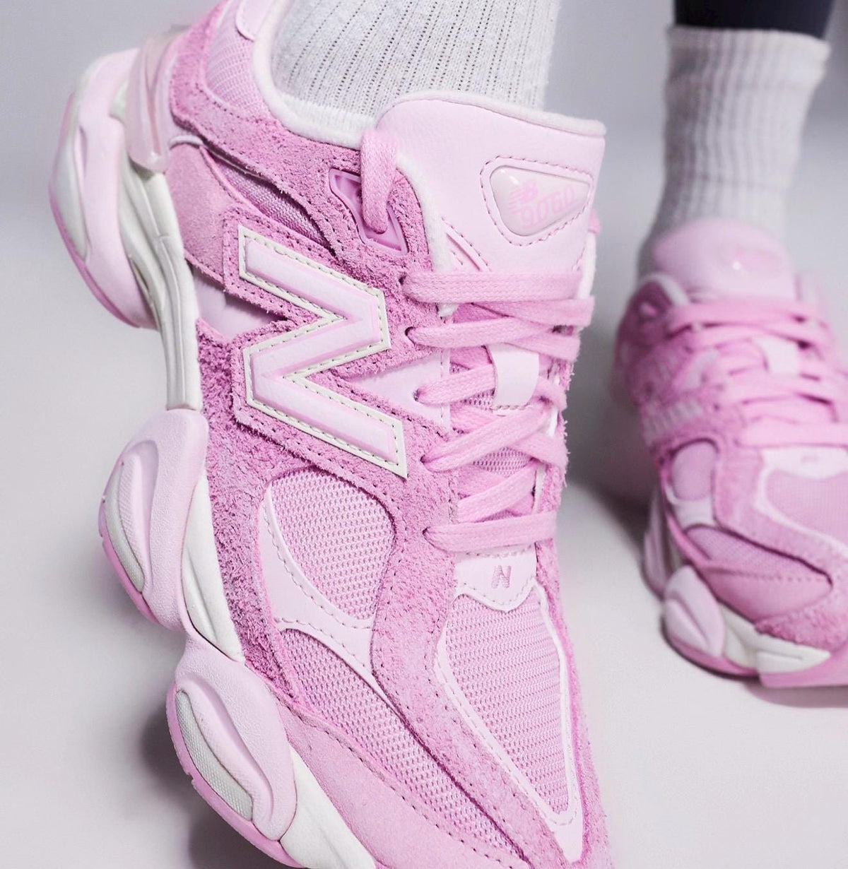 NEW ! Women’s Pink NB 9060 embellished with Crystals