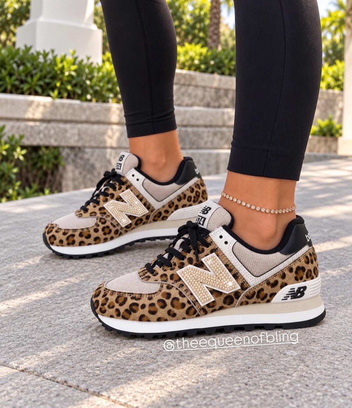 NEW ! Women’s new balance 574 embellished with Crystals