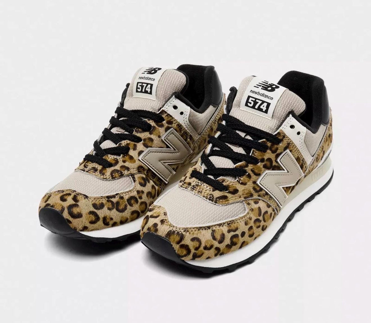NEW ! Women’s new balance 574 embellished with Crystals