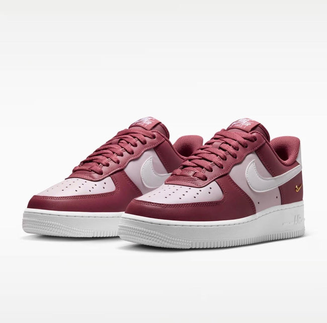 Womens airforce 1 with Swarvoski crystals Main Image